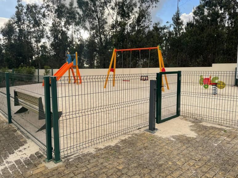 Novo miniparque infantil da freguesia