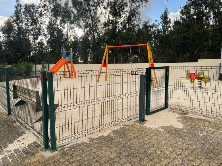 Novo miniparque infantil da freguesia Novo miniparque infantil da freguesia